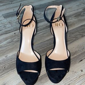 Excellent condition black heels